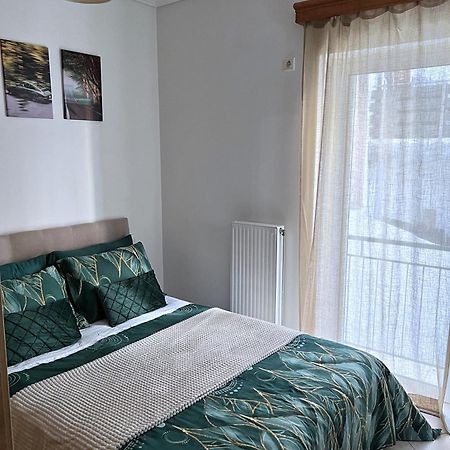 H&H Cozy Retreat Apartment พีเรียส ภายนอก รูปภาพ